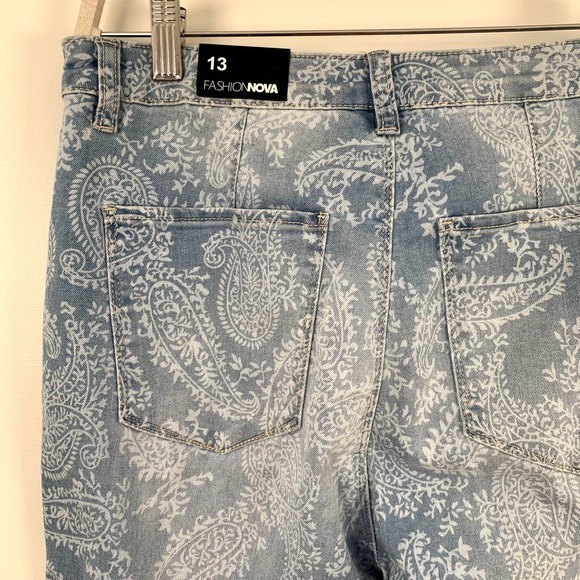 Fashionnova NWT Valentine Paisley High Rise Flare Jeans- Light Blue Wash Sz 13 - Picture 6 of 7